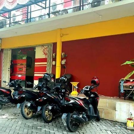 Pringgondani Guesthouse Pandanaran Hills 三宝垄 外观 照片